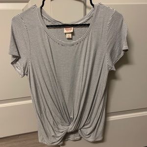 Striped shirt with front knot